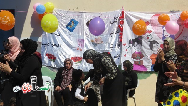 كفرقاسم – فيديو: بساتين الامل, السلام , والمحبة تحتفل بعيد الام على انغام عمو انس وجوقته ..